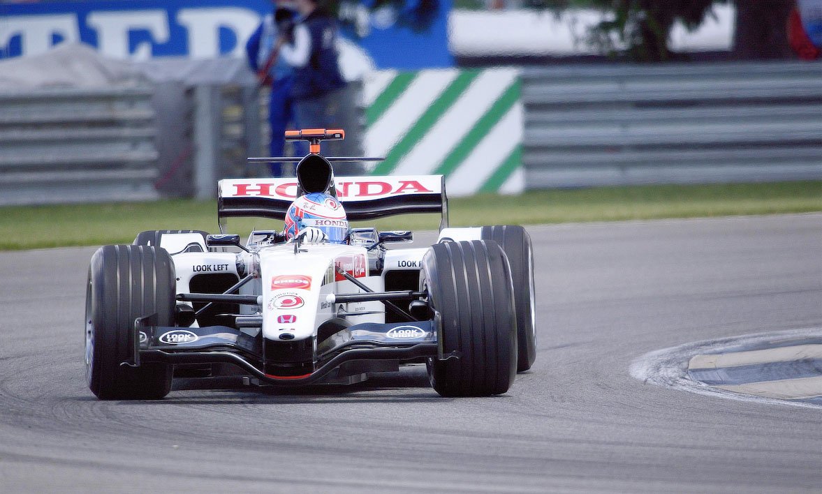 You are currently viewing Can ordinary people drive F1 car?Answer is racing simulator